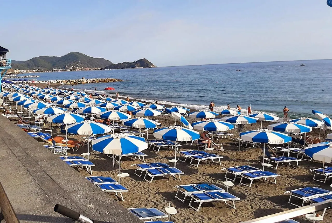 Gomitolo Di Mare Villa Cavi di Lavagna